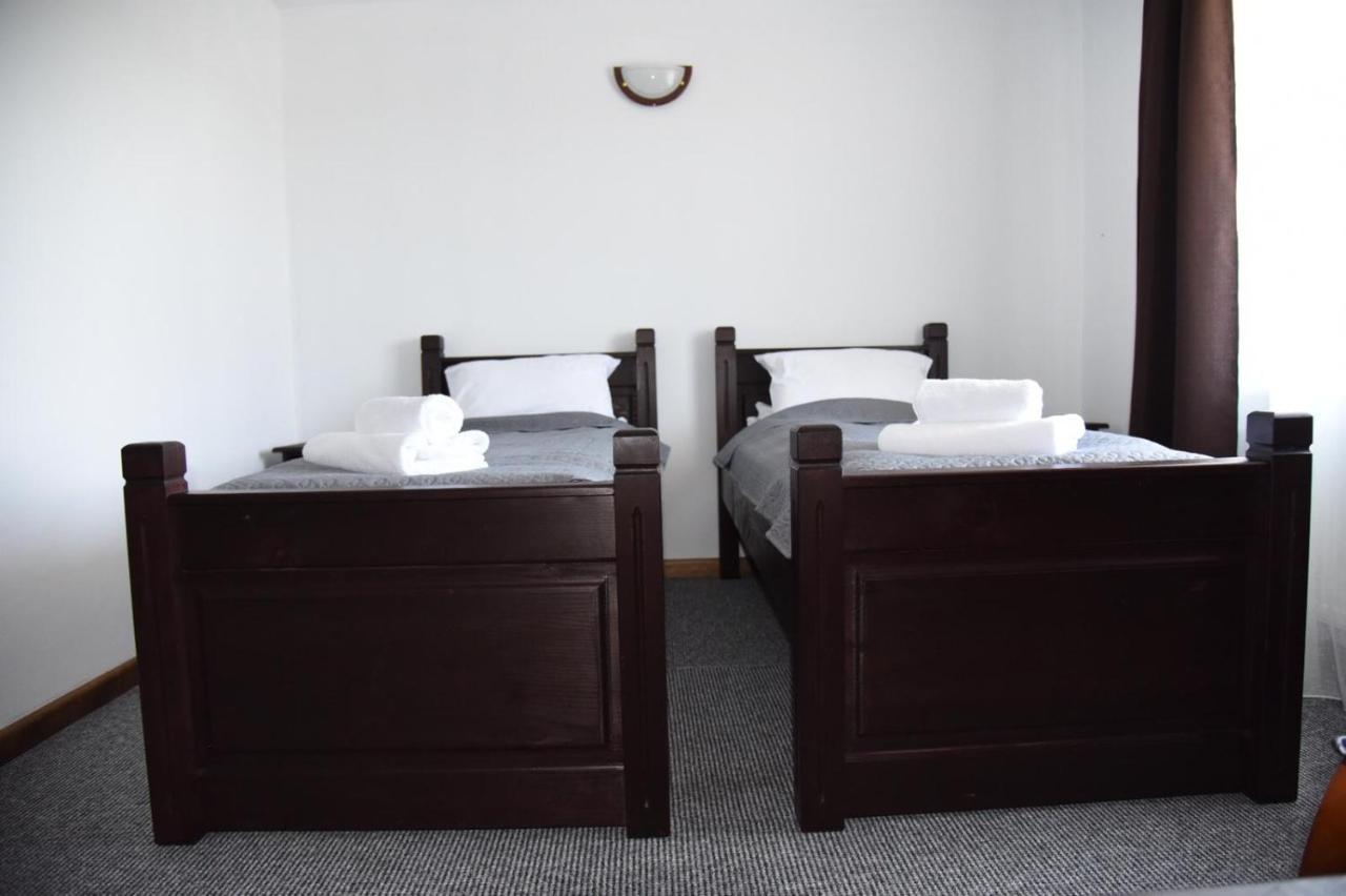 Casa Poienarilor Hotel Simbata de Sus Ngoại thất bức ảnh