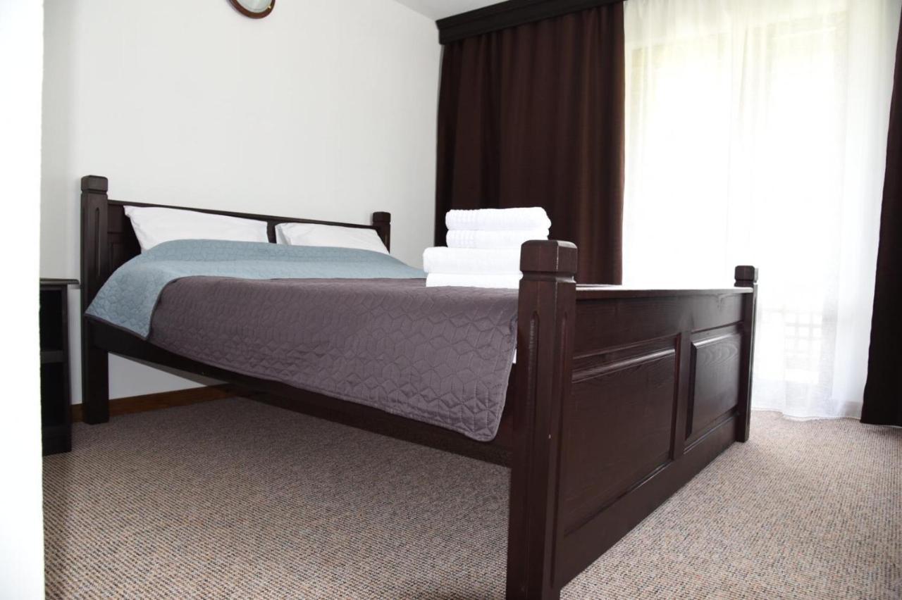 Casa Poienarilor Hotel Simbata de Sus Ngoại thất bức ảnh