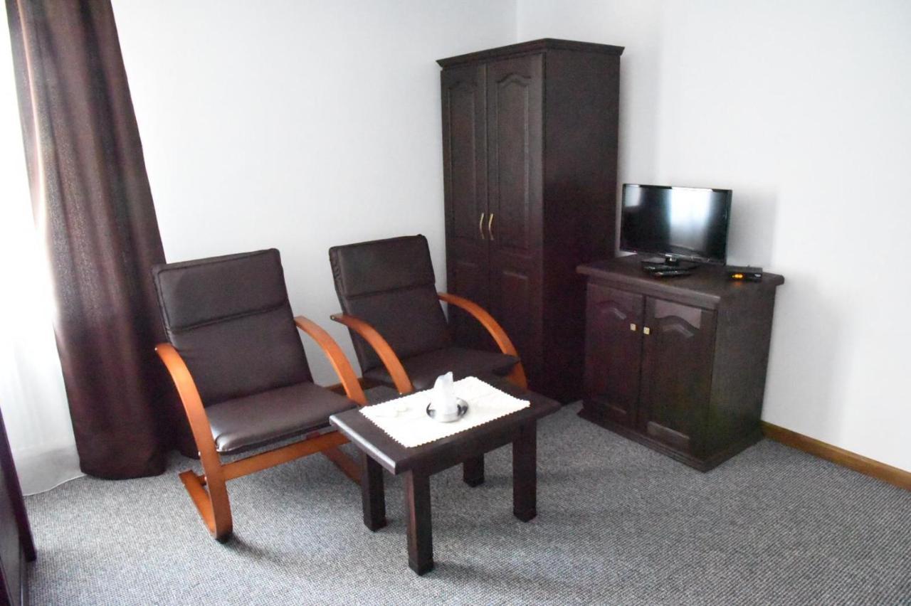 Casa Poienarilor Hotel Simbata de Sus Ngoại thất bức ảnh