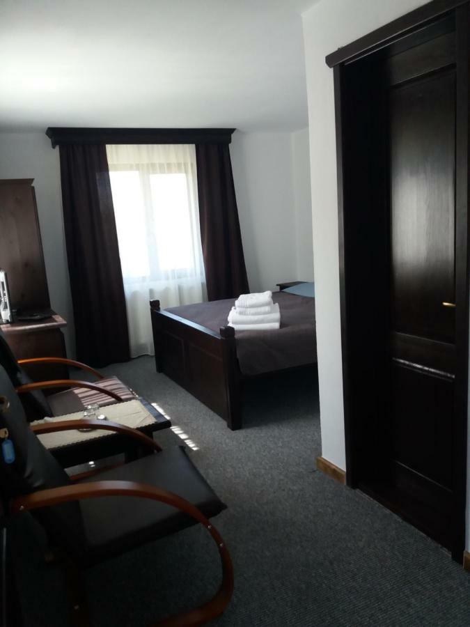 Casa Poienarilor Hotel Simbata de Sus Ngoại thất bức ảnh